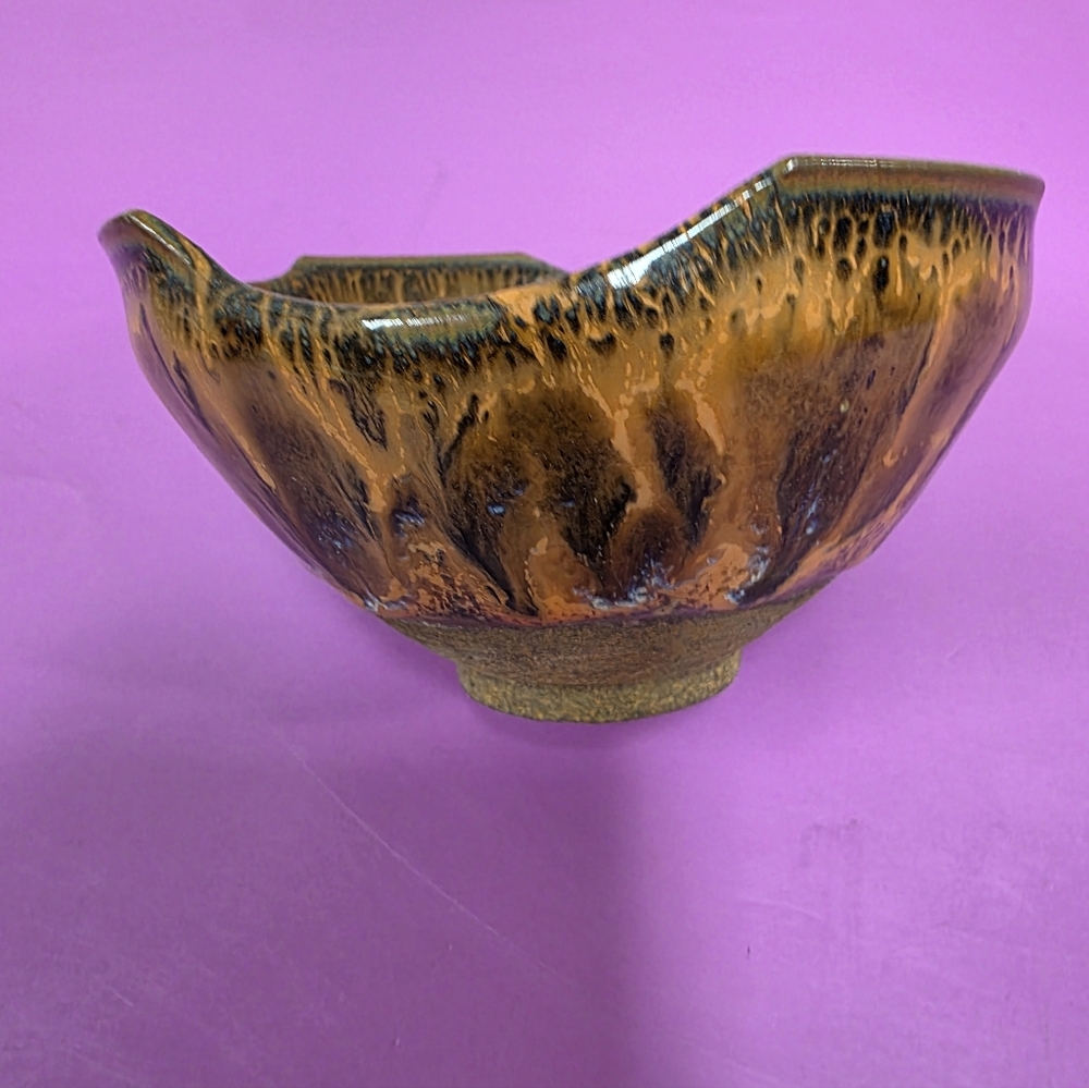 Chinese Porcelain Bowl With Multiple Colors - Picture 7 of 8